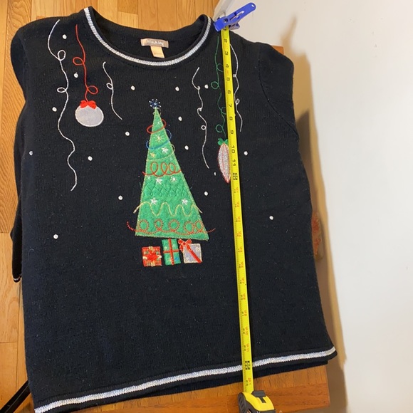 Vintage Christmas Sweater - Picture 11 of 14